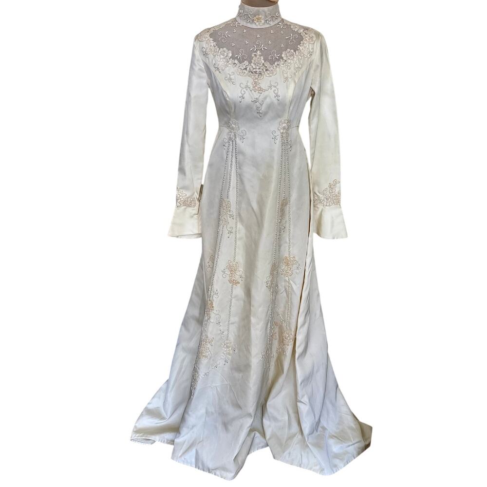 Vintage 1960's Bianchi Ivory Wedding Bridal Gown Lace Pearl Flared Sleeve Boho